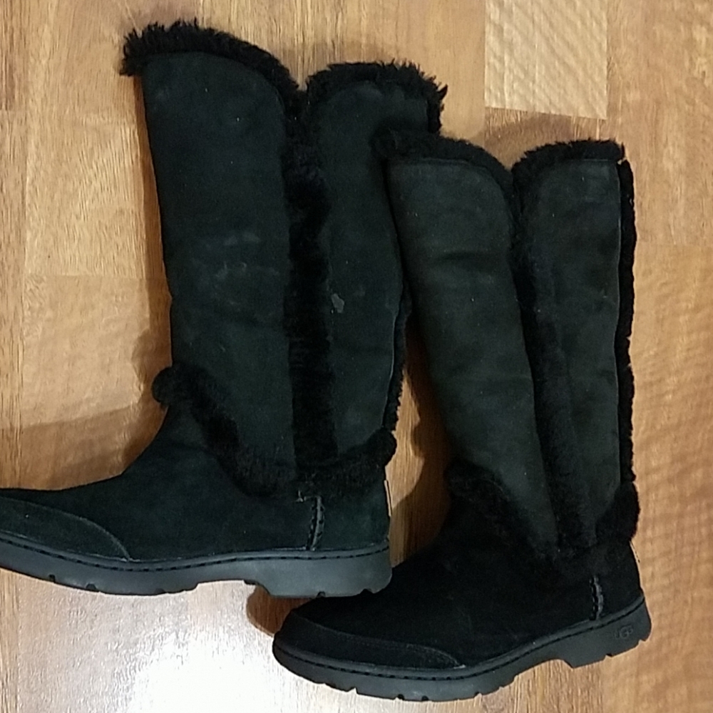 UGG Katie black tall boots. s/n 1008030. size 6 - Picture 4 of 8